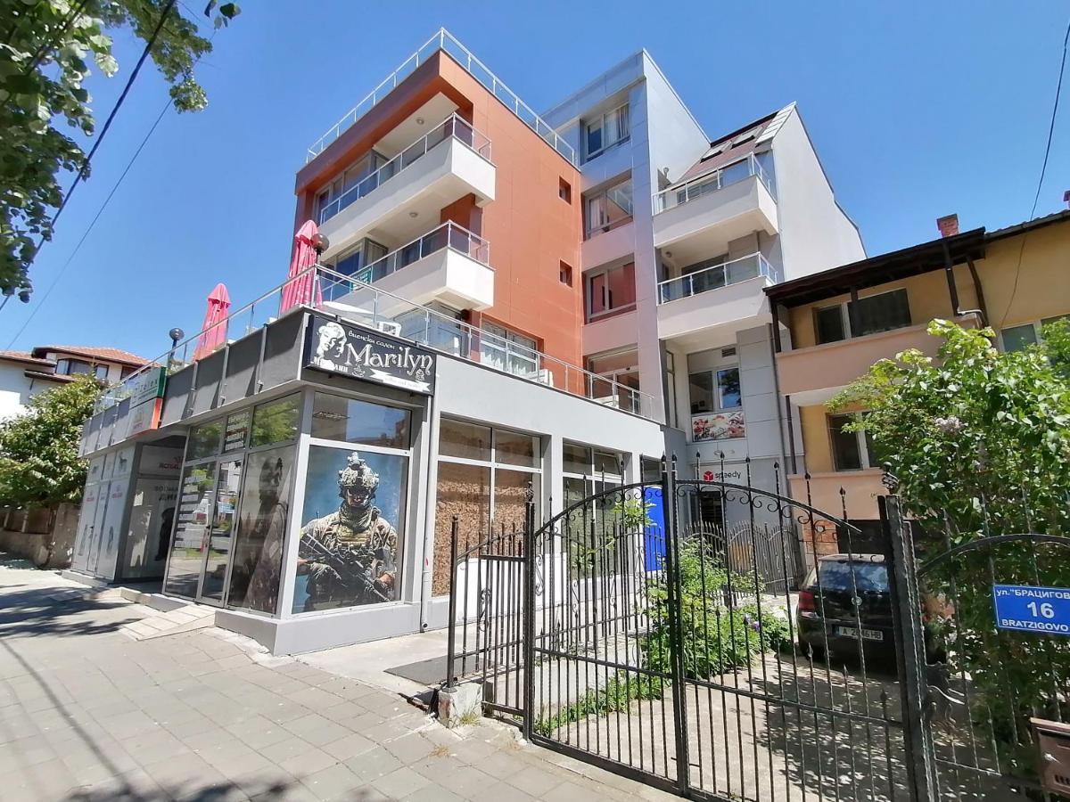 Zoleks Apartment Burgas City Exteriér fotografie